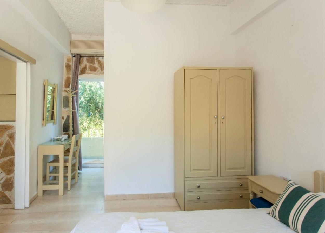Stavros Villas&Apartments Gerani  エクステリア 写真