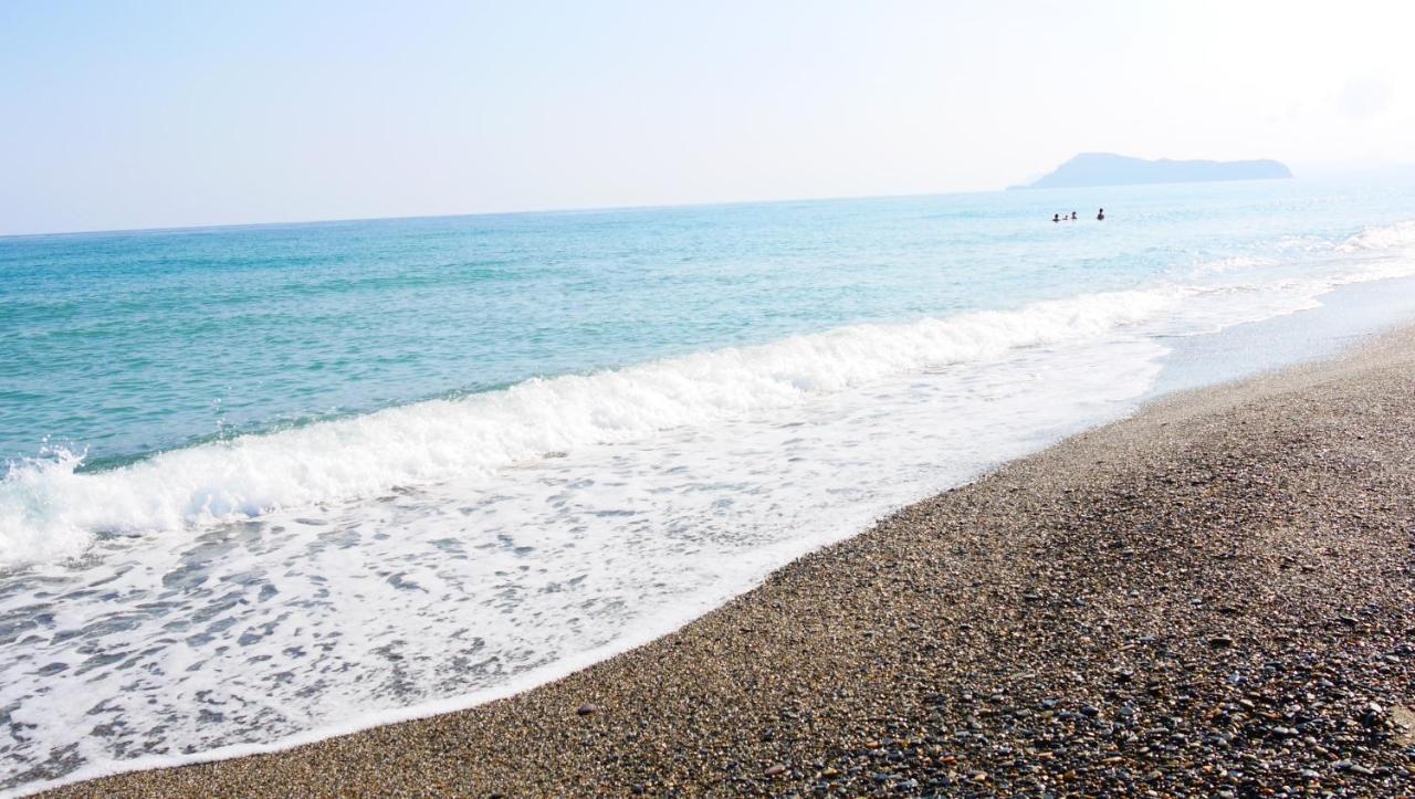 Stavros Villas&Apartments Gerani  エクステリア 写真